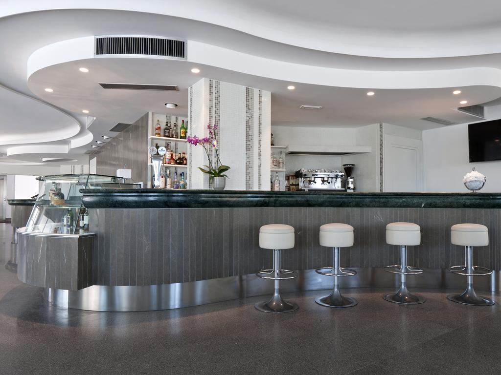 Hotel Eden Alba Adriatica Kültér fotó