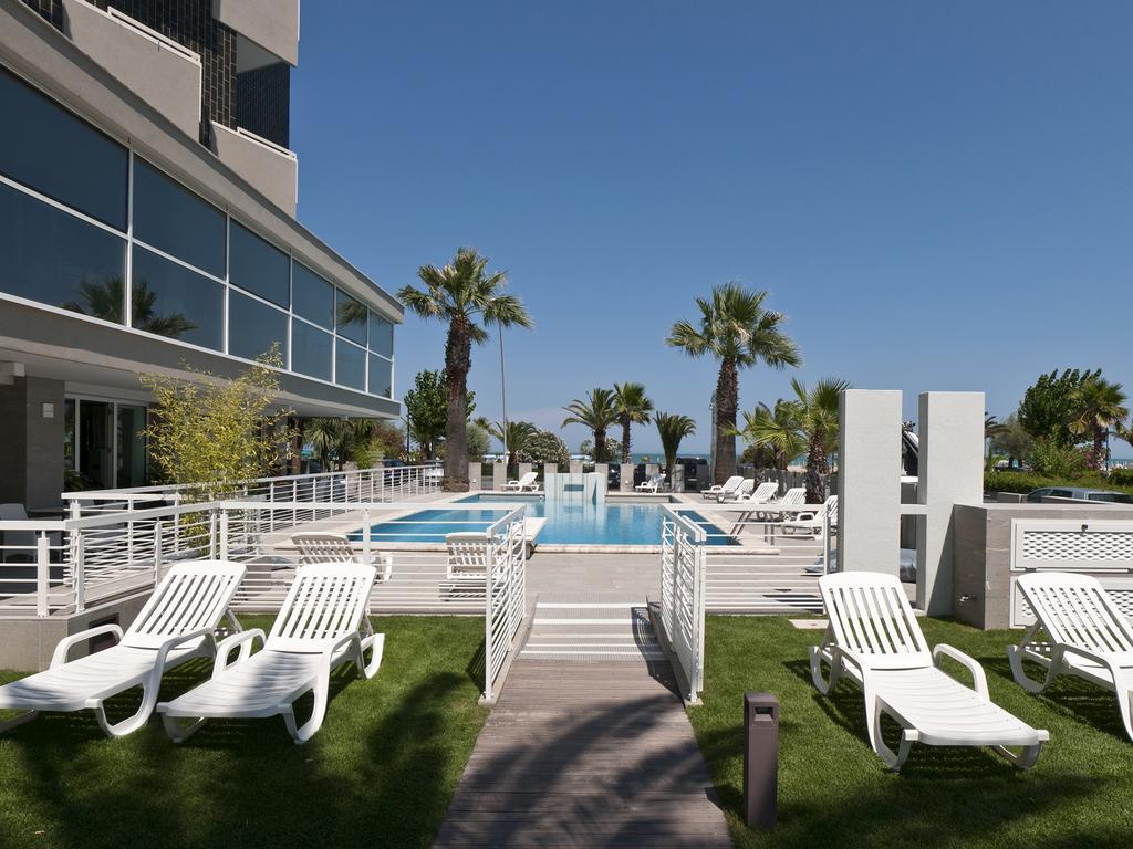 Hotel Eden Alba Adriatica Kültér fotó